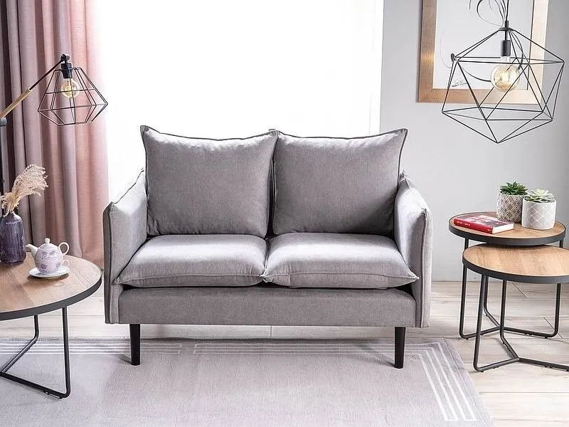 Sofa dwuosobowa – idealne rozwiązanie do małych przestrzeni